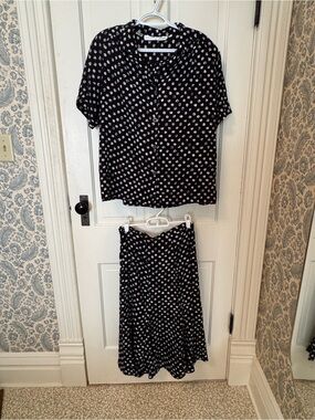 Black Floral Print Women’s Skirt and Top Versatile Everyday Style Size 22W